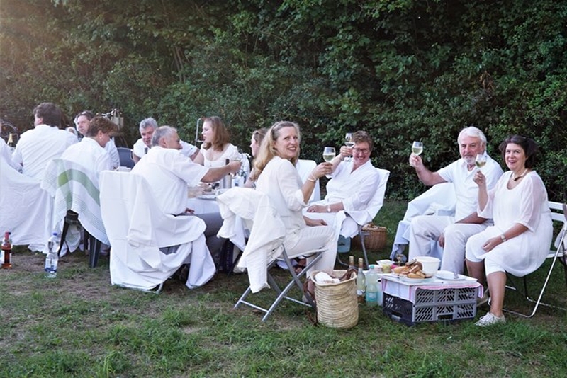 <span style=\"font-size: 11pt; line-height: 115%; font-family: Calibri;\"><span style=\"font-size: 11pt; line-height: 115%; font-family: Calibri;\">Dabei sein ist alles!</span><span style=\"color: #000000; font-family: Arial,Verdana,Tahoma,Helvetica,sans-serif; font-size: 12px; font-style: normal; font-weight: normal; letter-spacing: normal; text-align: left; text-indent: 0px; text-transform: none; white-space: normal; word-spacing: 0px; background-color: #ffffff; float: none;\">